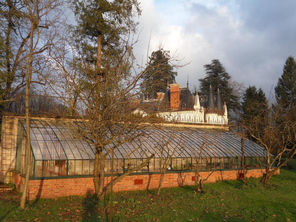 Chateau De La Motte Noailly Exterior photo